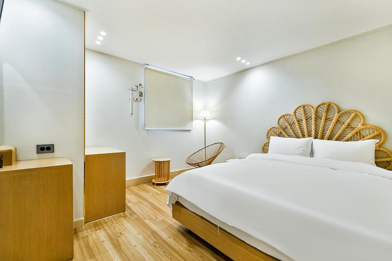 Gyeongju Hotel Gonggan Exterior photo