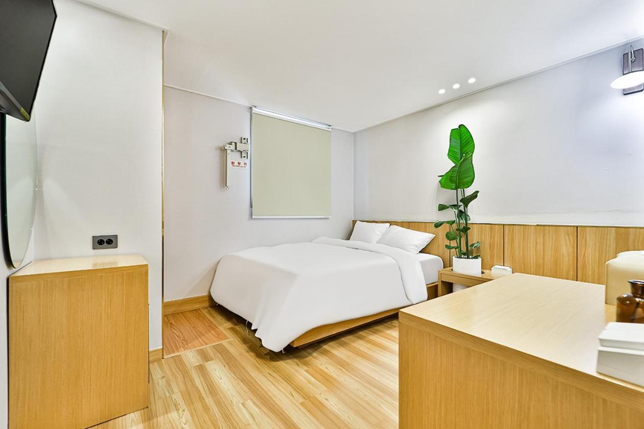 Gyeongju Hotel Gonggan Exterior photo