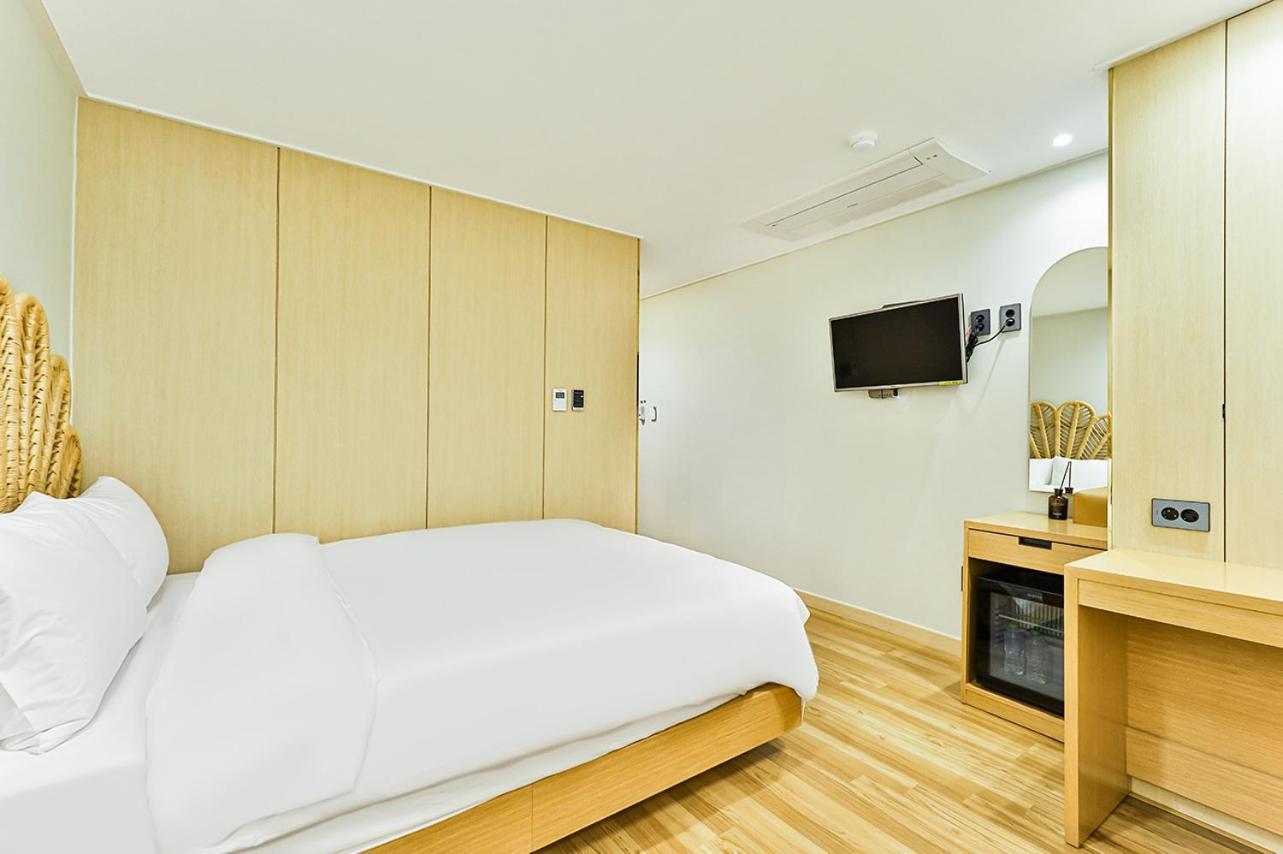 Gyeongju Hotel Gonggan Exterior photo